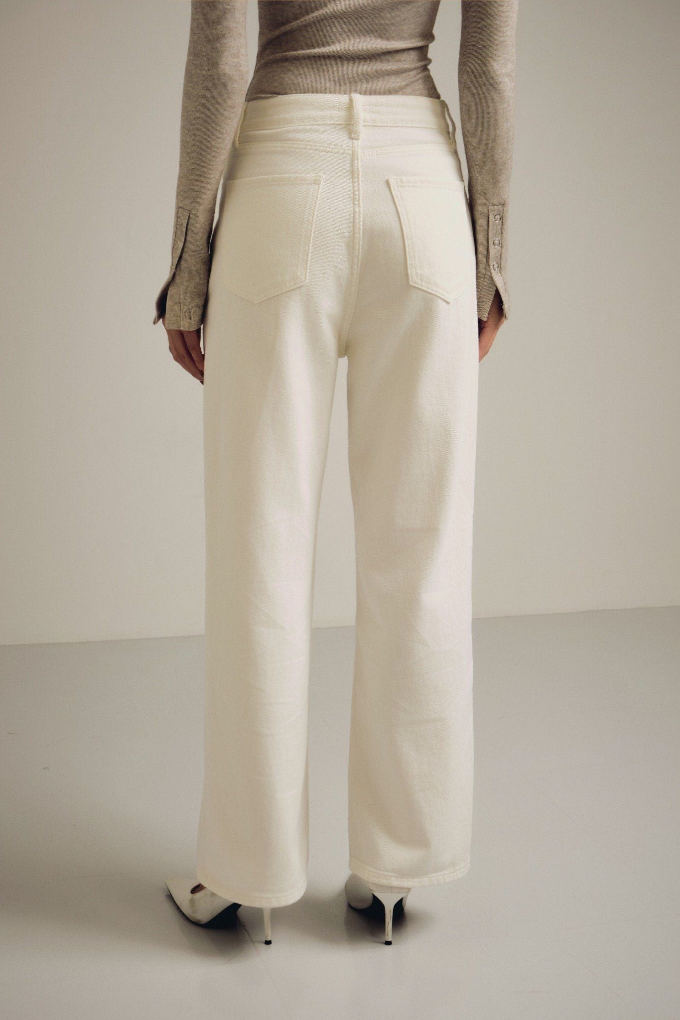 JEAN STRAIGHT WHITE BASIC