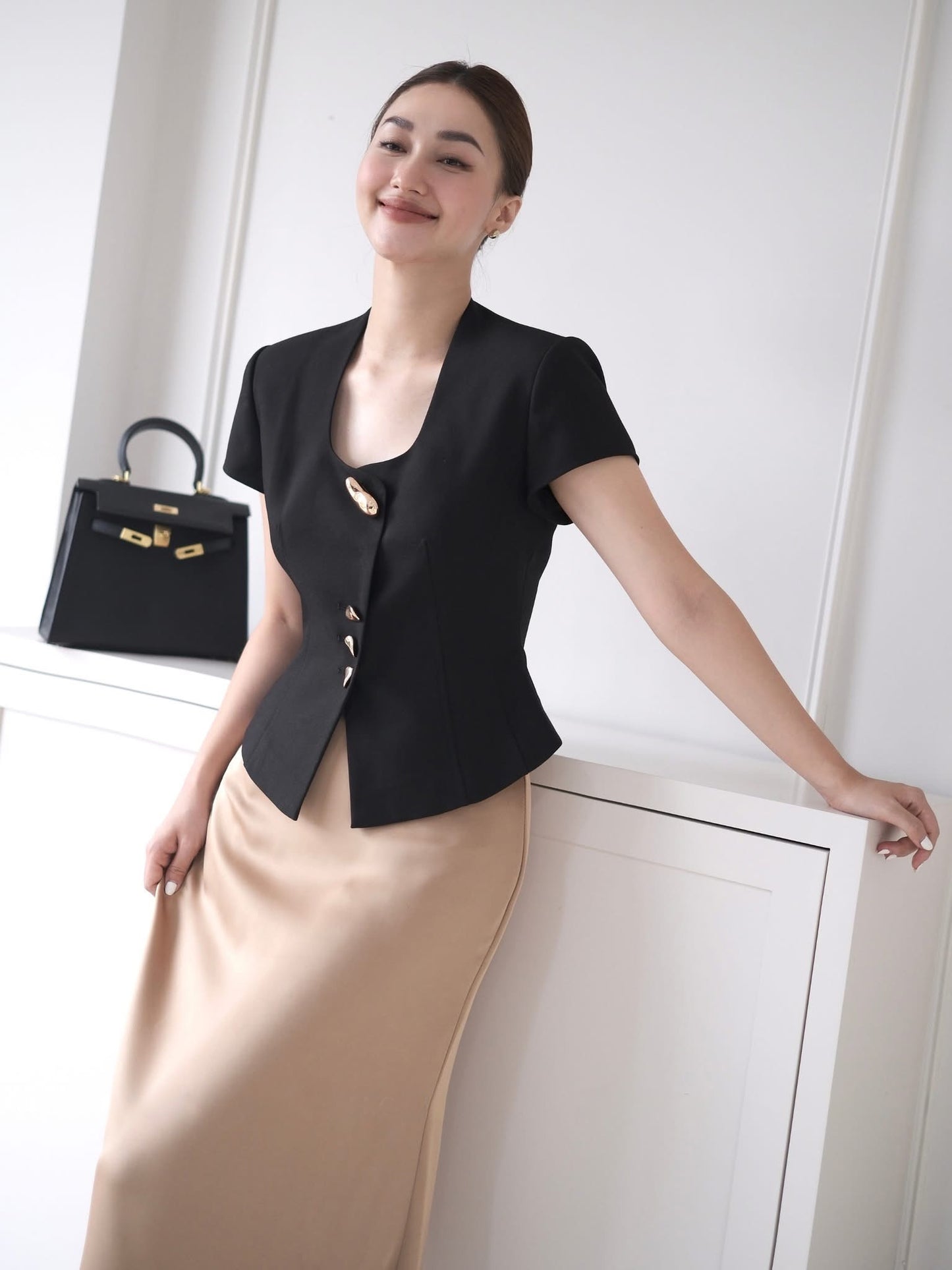 MUSE BUTTON TOP